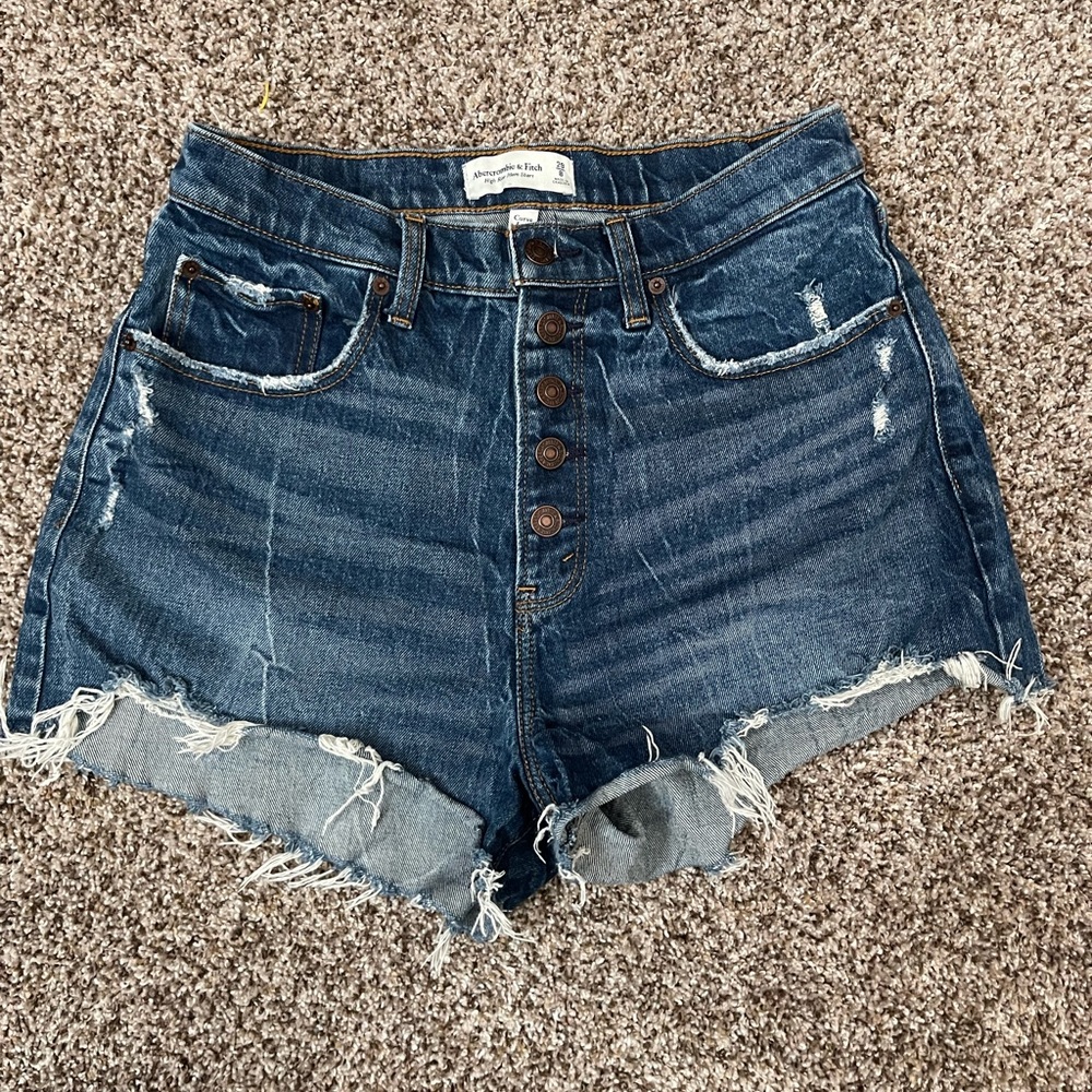 Abercrombie and Fitch. Curve love high rise mom short